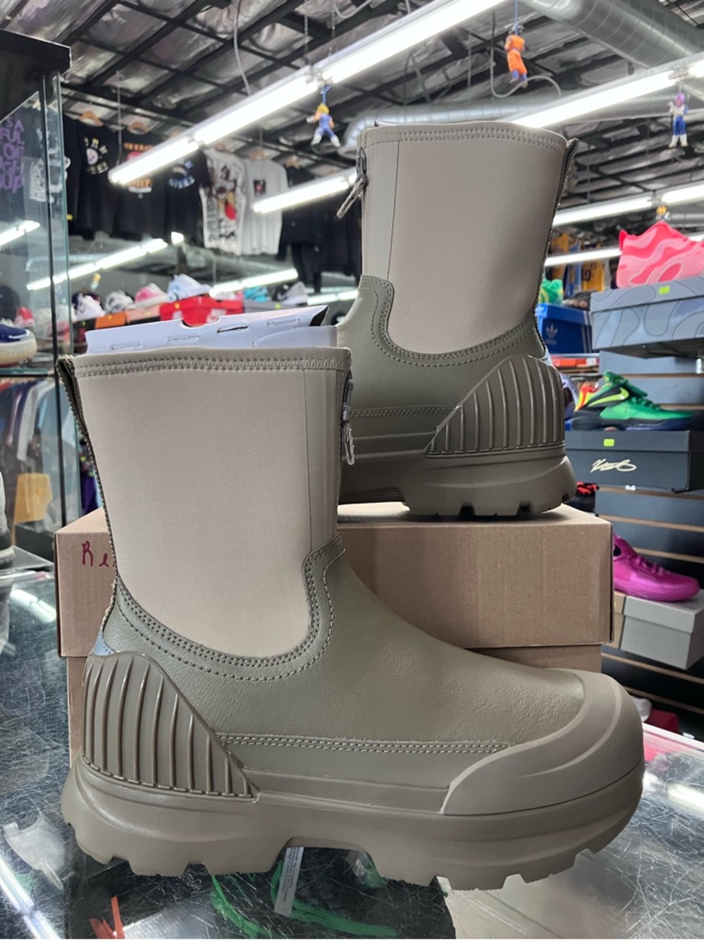 Women’s UGG Neumel X Zip Boot Mustard Seed Antilope Size 8.5